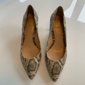 Vince Camuto Pumps